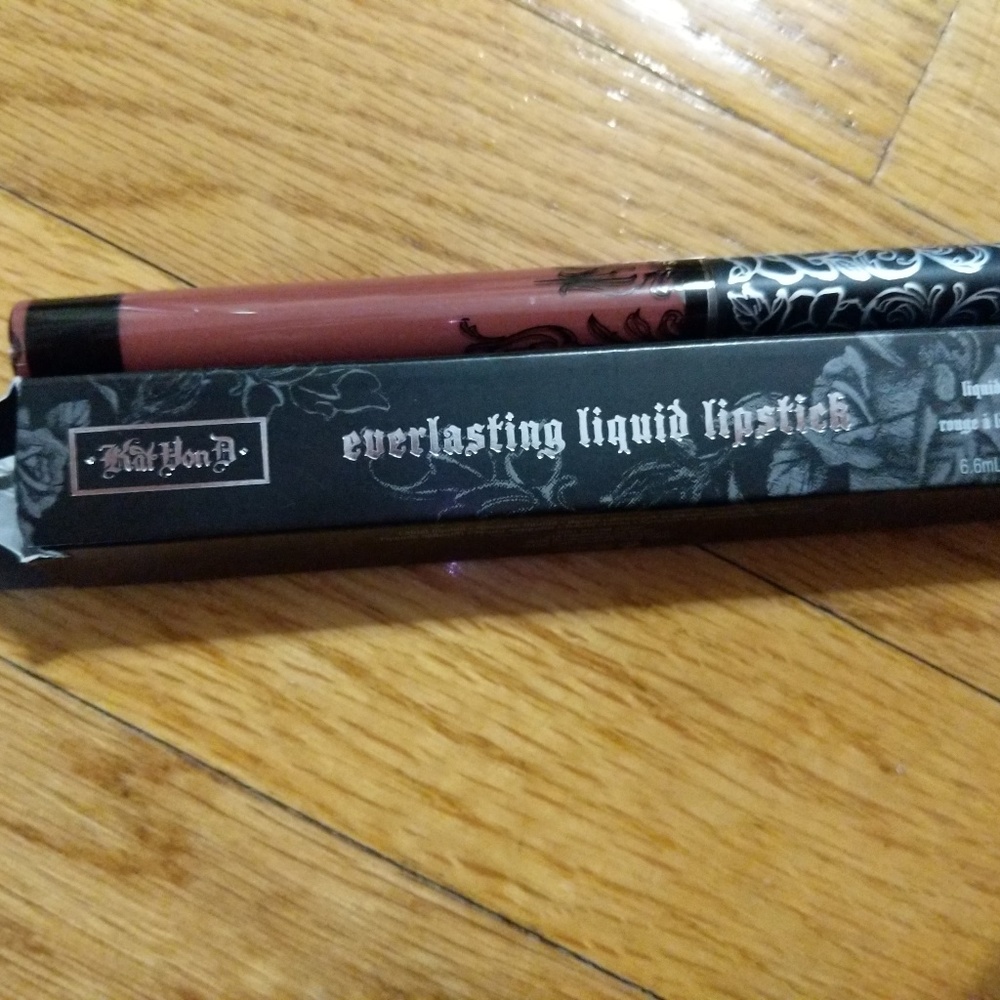 Kat Von D Everlasting Liquid Lipstick in "Lolita"